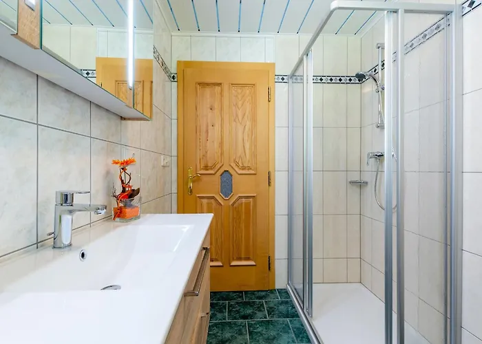 In Wald Near Zillertal Area * וואלד אים פינצגאו